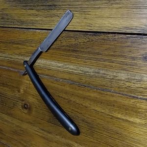 Cutthroat straight razor